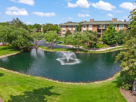 Tiny photo for 5 Oak Brook Club Drive #N305, Oak Brook, IL 60523 (MLS # 12424325)
