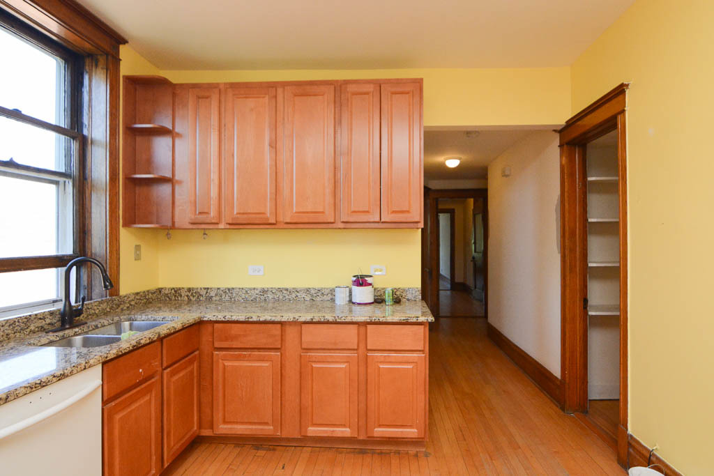 2225 W Walton Street 2