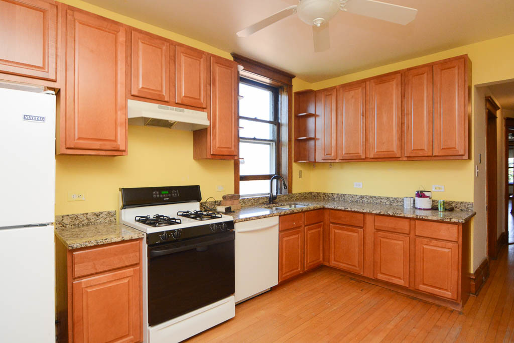2225 W Walton Street 2