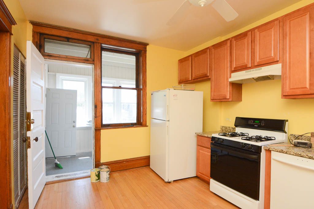 2225 W Walton Street 2