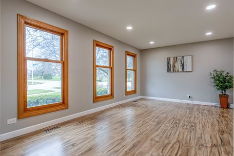 Tiny photo for 5195 Castaway Lane, Hoffman Estates, IL 60010 (MLS # 12608681)