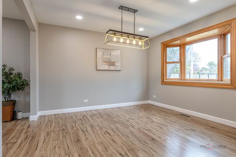 Tiny photo for 5195 Castaway Lane, Hoffman Estates, IL 60010 (MLS # 12608681)