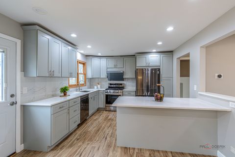 Tiny photo for 5195 Castaway Lane, Hoffman Estates, IL 60010 (MLS # 12608681)