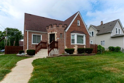 Tiny photo for 12424 MAPLE Avenue, Blue Island, IL 60406 (MLS # 12775981)