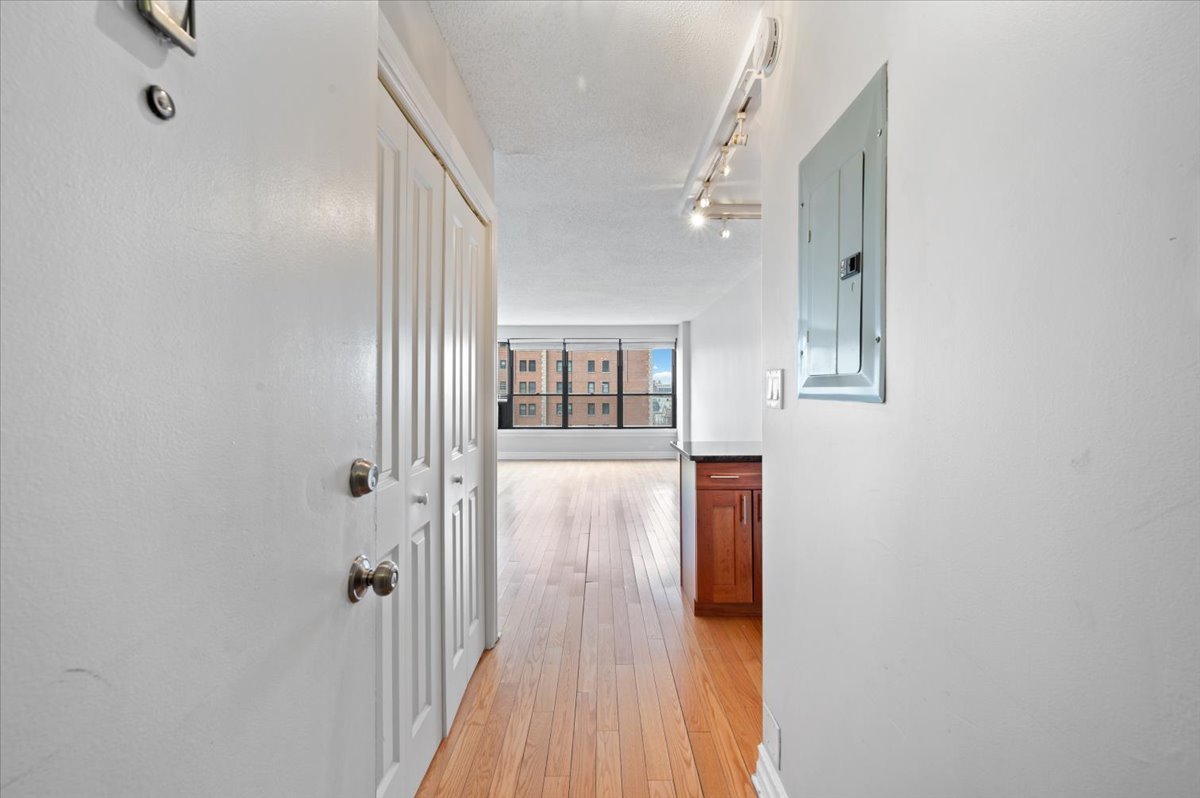 2930 N Sheridan Road 805