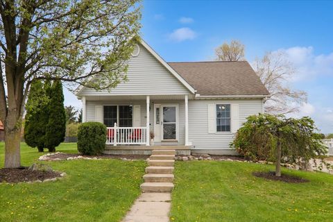 Photo of 1401 River Landing, Normal, IL 61761 (MLS # 12610142)