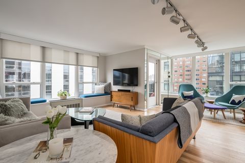 Tiny photo for 1313 N Ritchie Court #1005, Chicago, IL 60610 (MLS # 12606123)