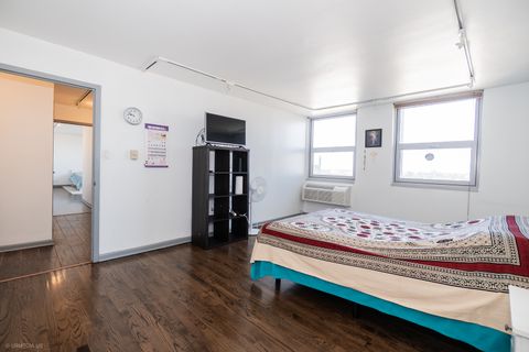 Tiny photo for 6145 N Sheridan Road #14D, Chicago, IL 60660 (MLS # 12448817)