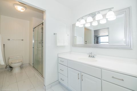 Tiny photo for 6145 N Sheridan Road #14D, Chicago, IL 60660 (MLS # 12448817)