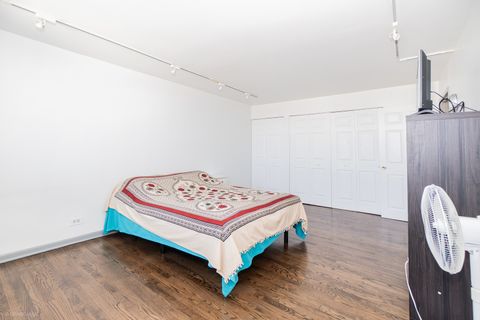 Tiny photo for 6145 N Sheridan Road #14D, Chicago, IL 60660 (MLS # 12448817)