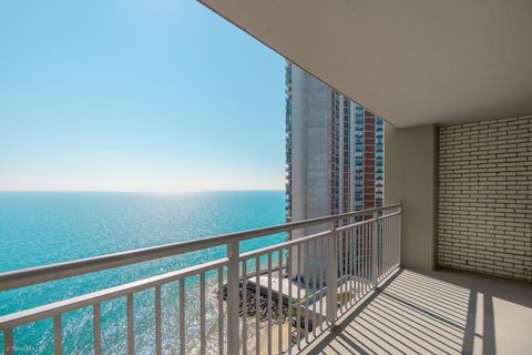 Tiny photo for 6145 N Sheridan Road #14D, Chicago, IL 60660 (MLS # 12448817)