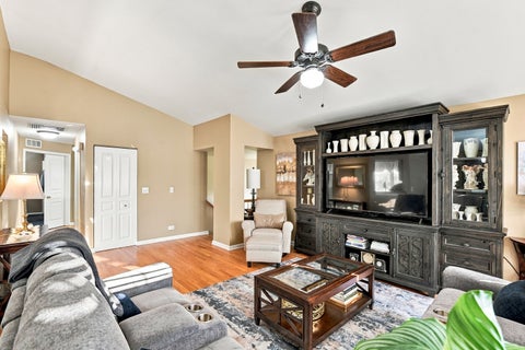 Tiny photo for 24916 W Gates Lane #24916, Plainfield, IL 60585 (MLS # 12788106)