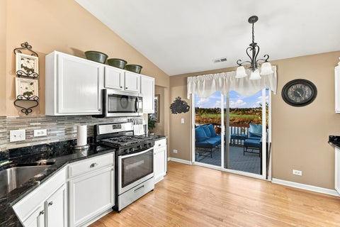 Tiny photo for 24916 W Gates Lane #24916, Plainfield, IL 60585 (MLS # 12788106)