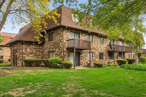 Photo of 197 Uteg Street #207A, Crystal Lake, IL 60014 (MLS # 12648098)