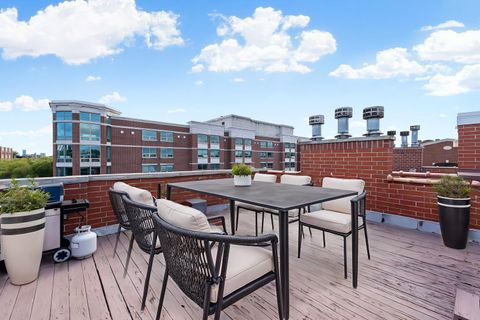 Tiny photo for 1134 W Fullerton Avenue #1, Chicago, IL 60614 (MLS # 12479597)
