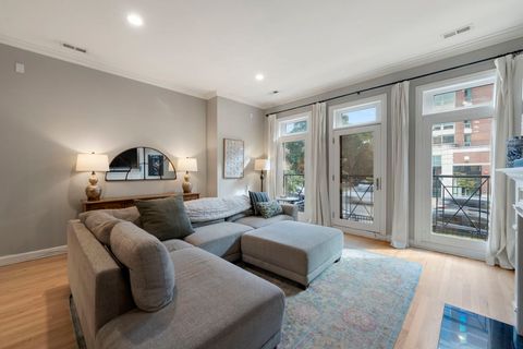 Tiny photo for 1134 W Fullerton Avenue #1, Chicago, IL 60614 (MLS # 12479597)