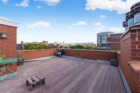 Tiny photo for 1134 W Fullerton Avenue #1, Chicago, IL 60614 (MLS # 12479597)