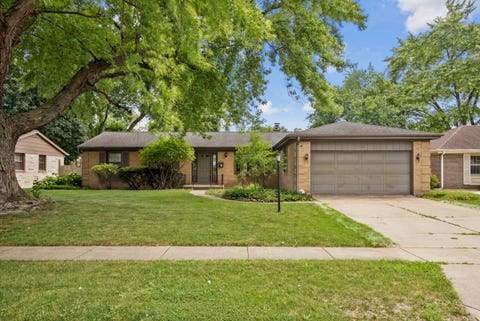 Photo of 1441 Maple Lane, Elgin, IL 60123 (MLS # 12714747)