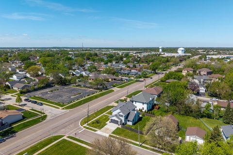 Tiny photo for 1673 Bloomingdale Road, Glendale Heights, IL 60139 (MLS # 12630983)