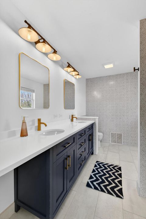Tiny photo for 1673 Bloomingdale Road, Glendale Heights, IL 60139 (MLS # 12630983)