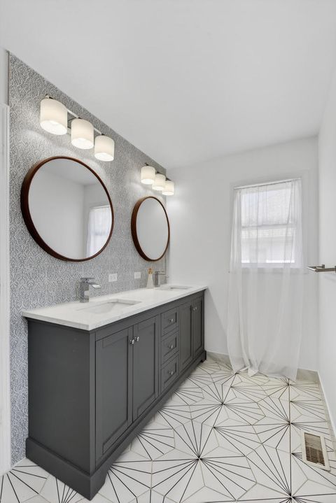 Tiny photo for 1673 Bloomingdale Road, Glendale Heights, IL 60139 (MLS # 12630983)