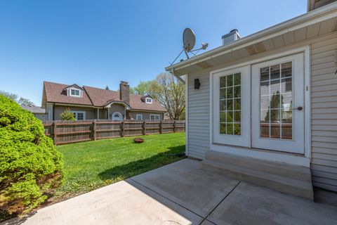 Tiny photo for 1673 Bloomingdale Road, Glendale Heights, IL 60139 (MLS # 12630983)