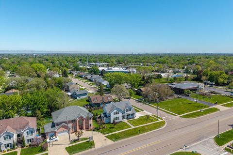 Tiny photo for 1673 Bloomingdale Road, Glendale Heights, IL 60139 (MLS # 12630983)