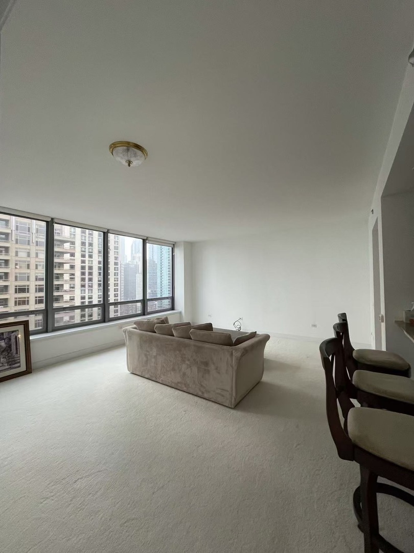 600 N LAKE SHORE Drive 2307