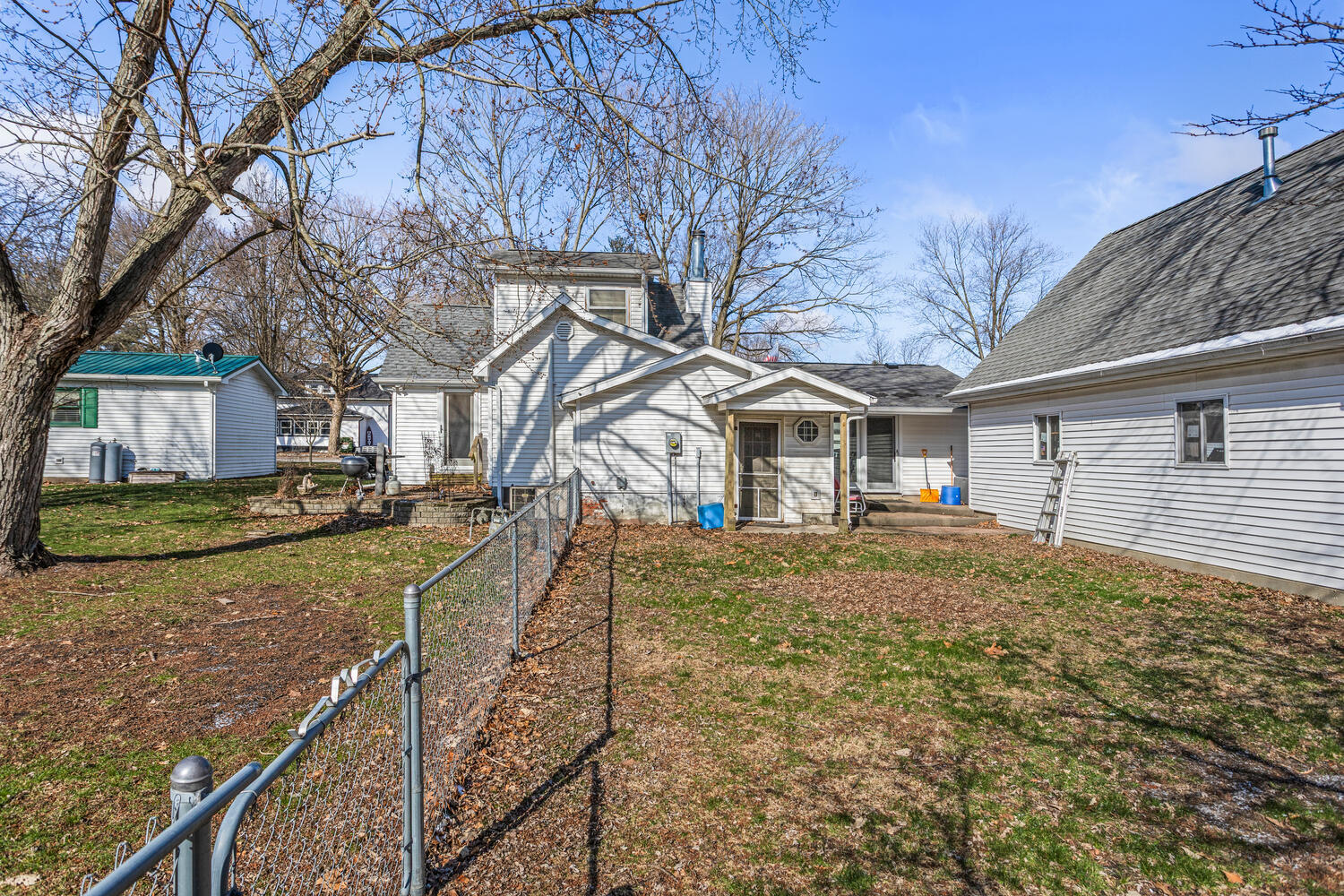 16 N locust Street
