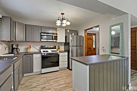 Tiny photo for 215 S Northwest Highway, Cary, IL 60013 (MLS # 12438028)