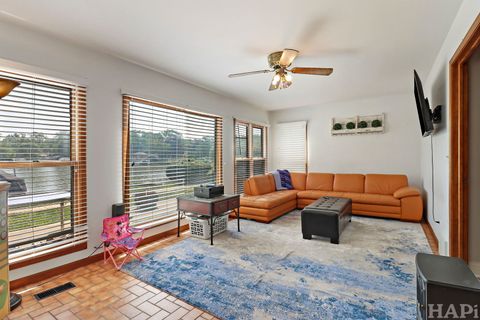 Tiny photo for 215 S Northwest Highway, Cary, IL 60013 (MLS # 12438028)