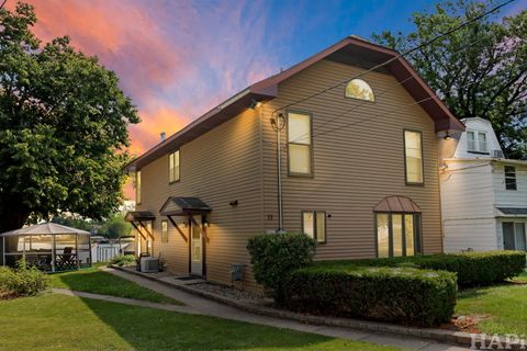 Tiny photo for 215 S Northwest Highway, Cary, IL 60013 (MLS # 12438028)