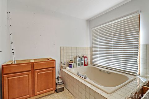 Tiny photo for 215 S Northwest Highway, Cary, IL 60013 (MLS # 12438028)