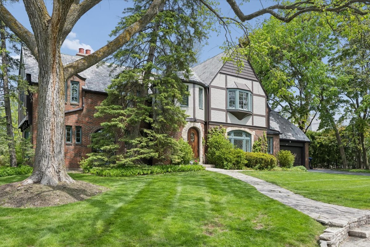 445 Sunset Lane