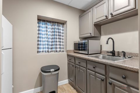Tiny photo for 14415 W Blyth Court, Libertyville, IL 60048 (MLS # 12648308)