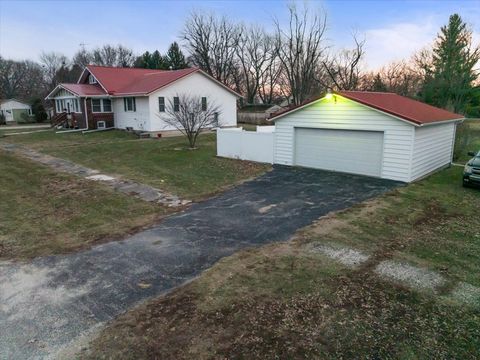 Tiny photo for 112 E Jefferson Street, Dana, IL 61321 (MLS # 12541545)