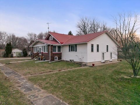 Tiny photo for 112 E Jefferson Street, Dana, IL 61321 (MLS # 12541545)