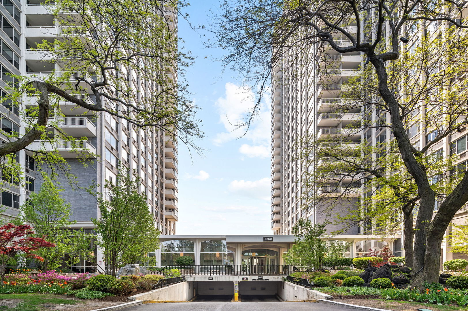 4250 N Marine Drive 2607