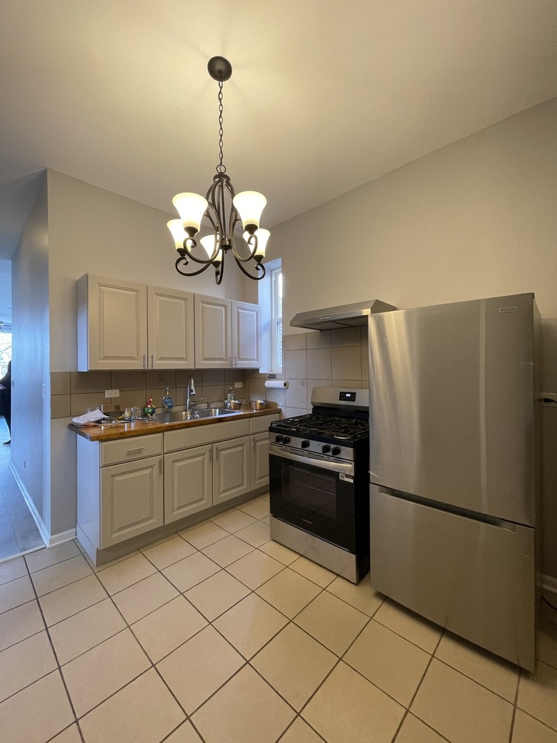 1939 S Sawyer Avenue