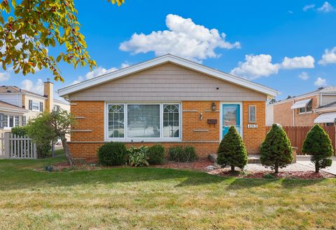 Photo of 4913 W 105th Street, Oak Lawn, IL 60453 (MLS # 12483583)