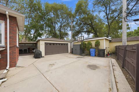 Tiny photo for 1615 W BEVERLY GLEN Parkway, Chicago, IL 60643 (MLS # 12725272)
