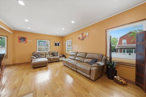 Tiny photo for 1615 W BEVERLY GLEN Parkway, Chicago, IL 60643 (MLS # 12725272)