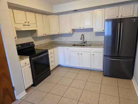 Tiny photo for 8701 S Sacramento Avenue #2NW, Evergreen Park, IL 60805 (MLS # 12494408)