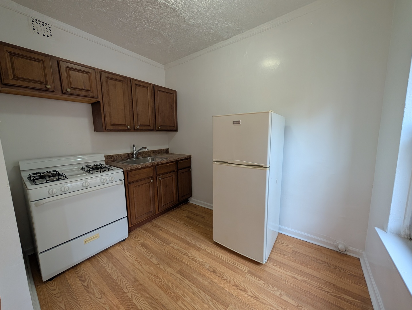 5417 N Kenmore Avenue 211