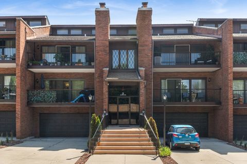 Photo of 2 Cinnamon Creek Drive #1S, Palos Hills, IL 60465 (MLS # 12693451)