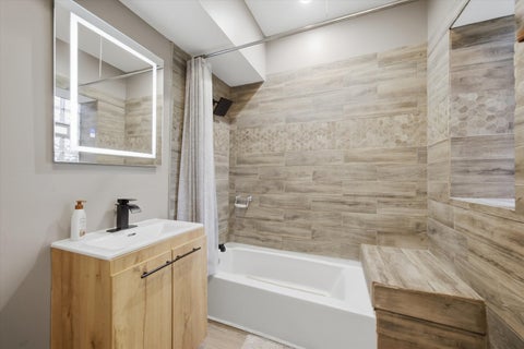 Tiny photo for 231 E 59th Street #1, Chicago, IL 60637 (MLS # 12798134)