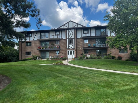 Photo of 11018 Theresa Circle #2D, Palos Hills, IL 60465 (MLS # 12774157)