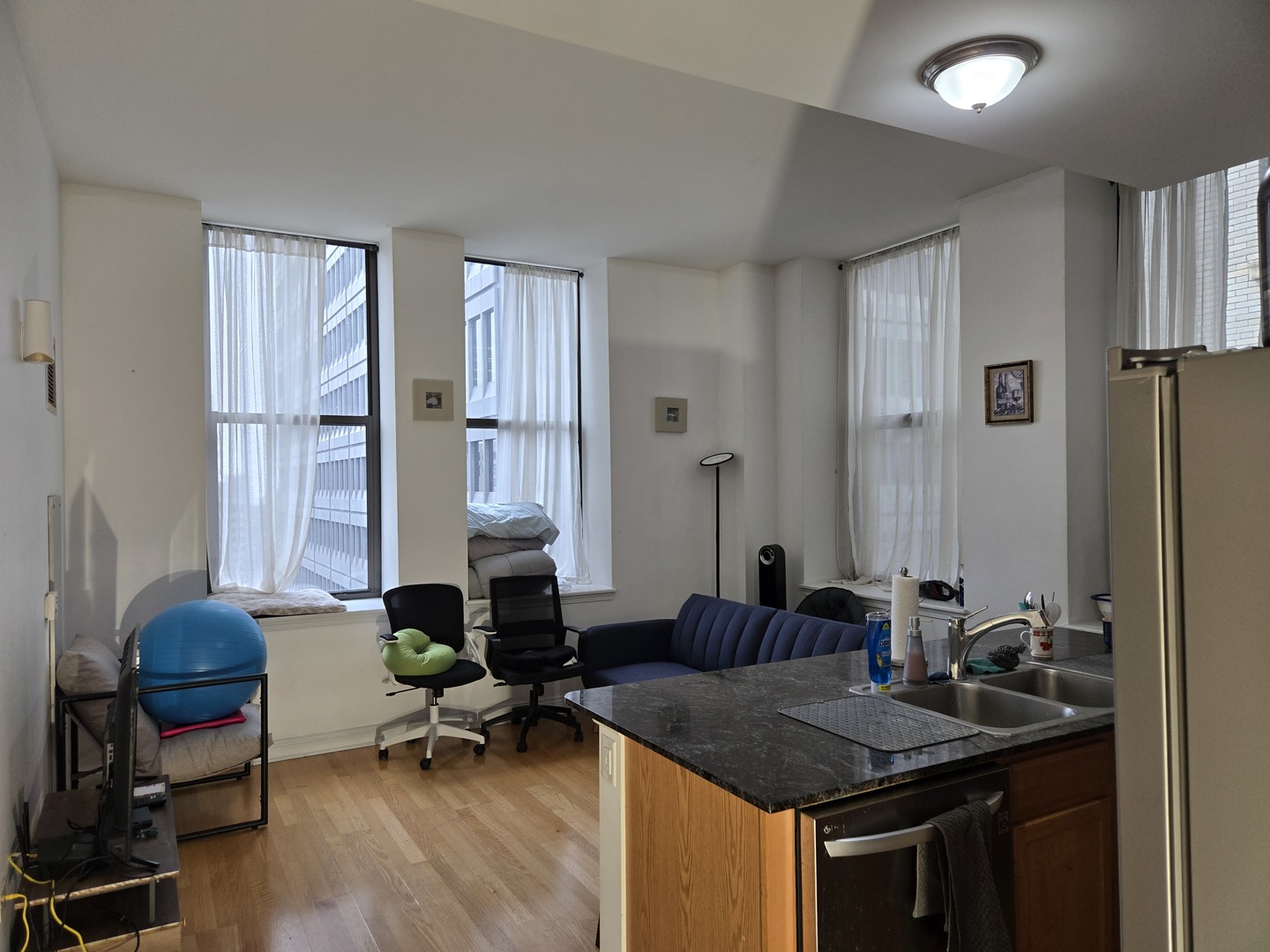 8 W MONROE Street 1800