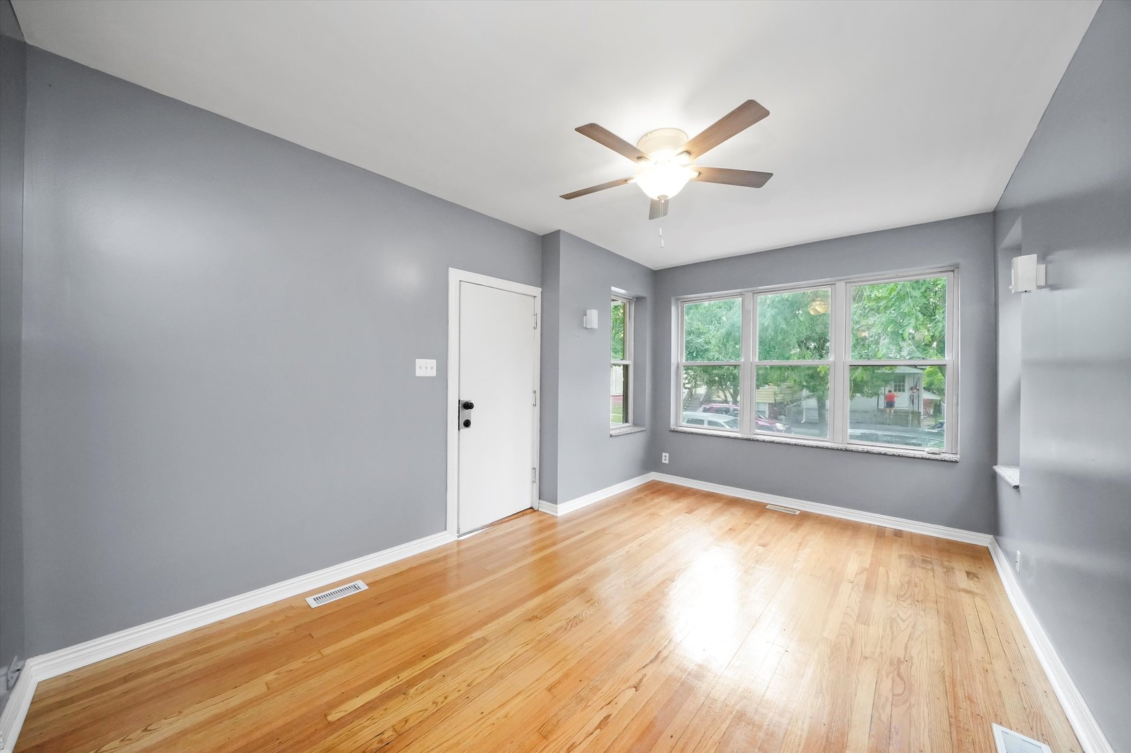 1438 S 50th Court