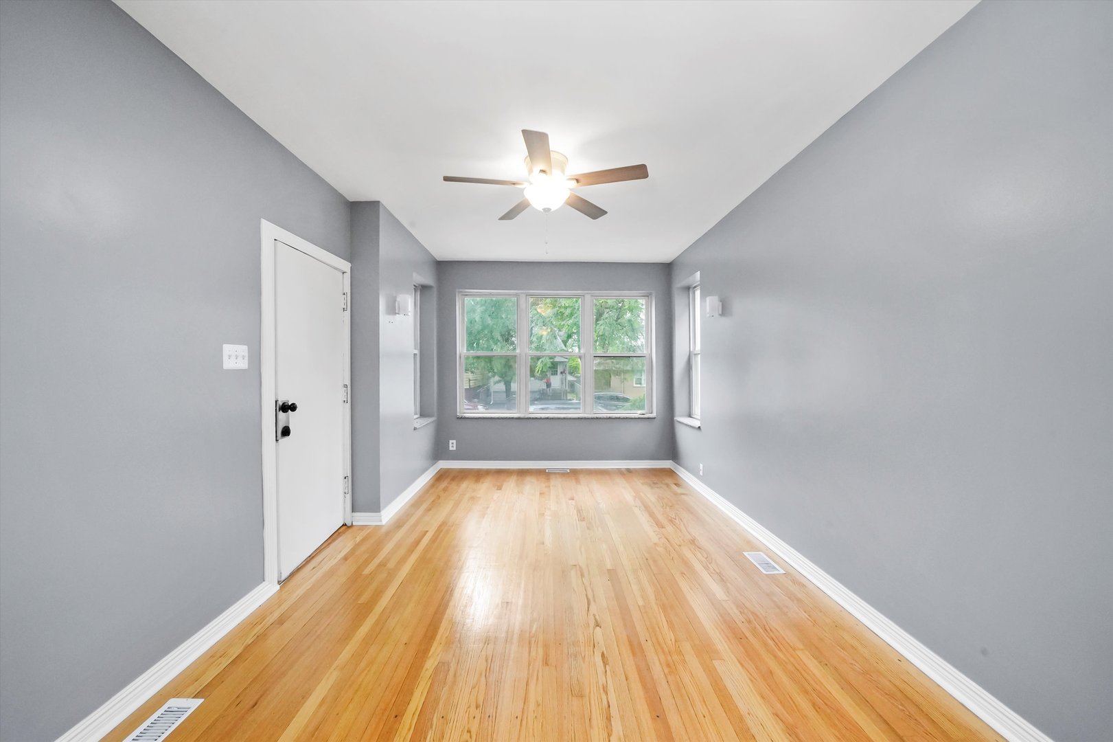 1438 S 50th Court
